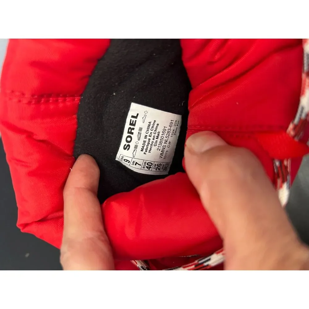 Sorel Out N About IV Mini Puffy Boots — Bright Red, Size 9 — Authentic Sample